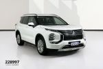 Image for 2023 Mitsubishi Outlander ZM LS