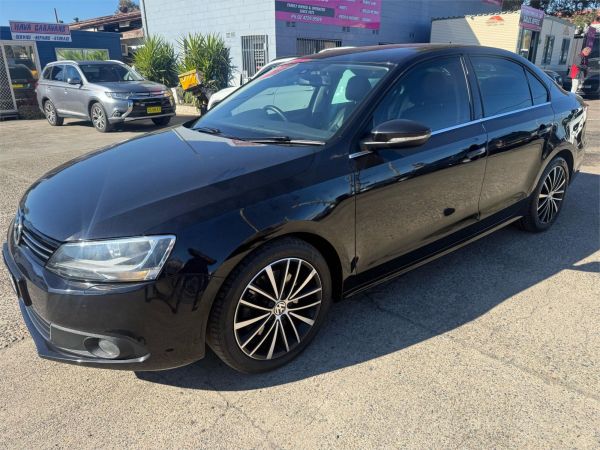 2013 Volkswagen Jetta Sedan 1B MY13.5 147TSI Highline image