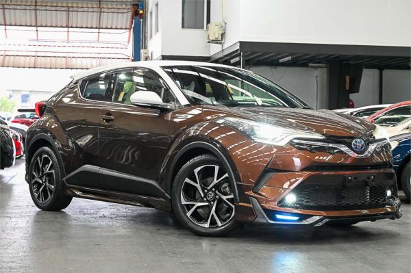 2018 Toyota C-HR Hybrid Wagon ZYX10 G image