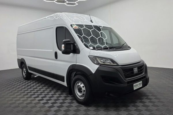 2024 Fiat Ducato Series 9 LWB Mid Roof image
