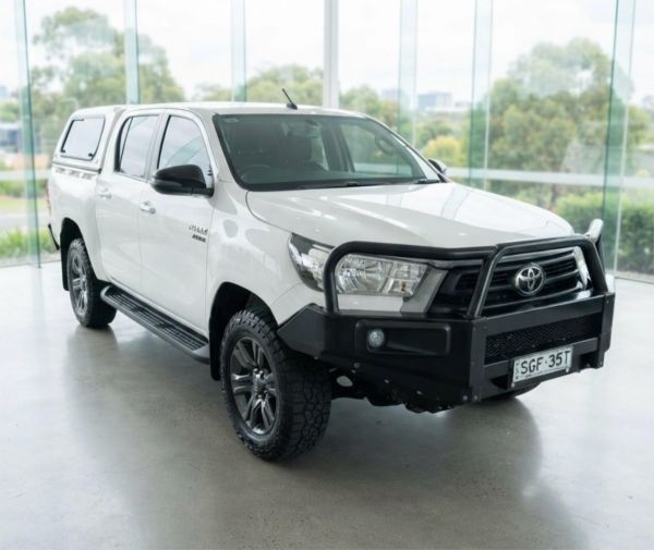 2023 TOYOTA HILUX DOUBLE CAB P/UP GUN126R SR (4x4) image