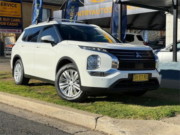 2023 Mitsubishi Outlander ZM ES