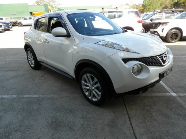 2014 Nissan Juke F15 MY14 ST 2WD White 5 Speed Manual Hatchback image