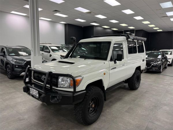 2014 Toyota Landcruiser Wagon VDJ78R Workmate Troopcarrier image