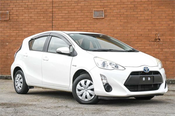2016 Toyota Aqua Hatchback NHP10 L image