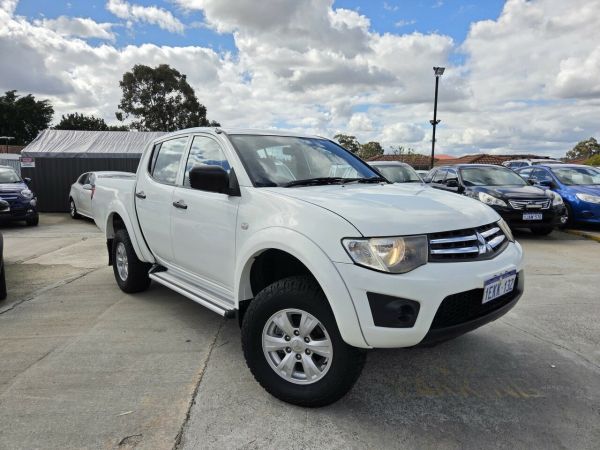 2014 Mitsubishi Triton MN MY15 GLX Double Cab White 4 Speed Sports Automatic Utility image