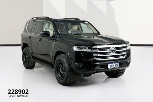 2022 Toyota Landcruiser FJA300R VX image