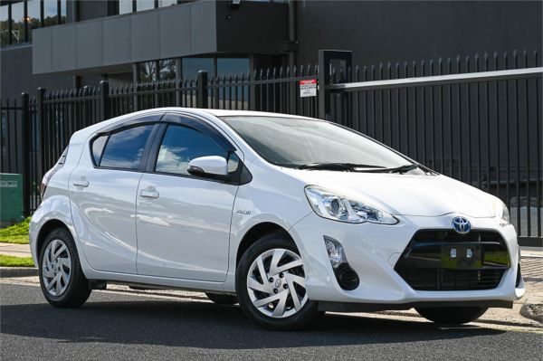 2015 Toyota Aqua Hatchback NHP10 S image