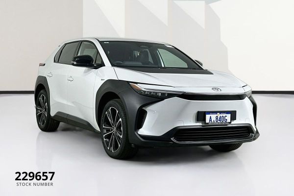 2024 Toyota bZ4X XEAM10R  image
