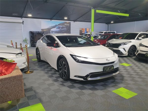 2022 Toyota Prius ZVW50R Z image