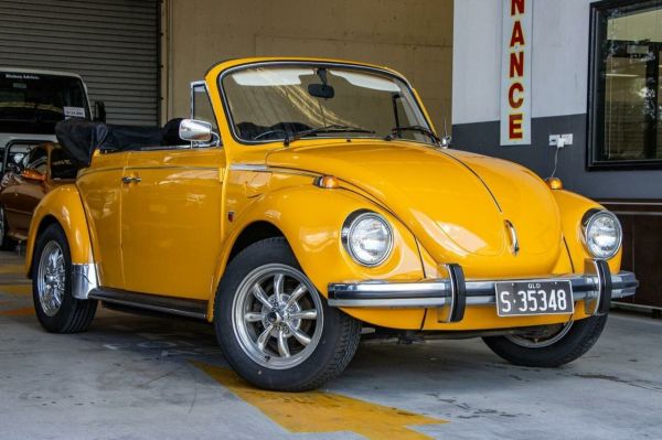 1976 Volkswagen Beetle 1600 L Yellow 4 Speed Manual Sedan image