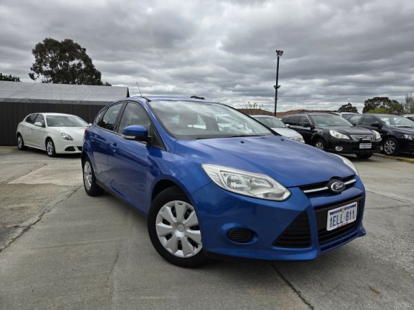 2013 Ford Focus LW MkII Ambiente PwrShift Blue 6 Speed Sports Automatic Dual Clutch Hatchback image