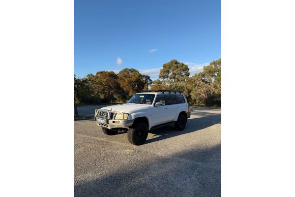 2007 Nissan Patrol ST GU 5 image