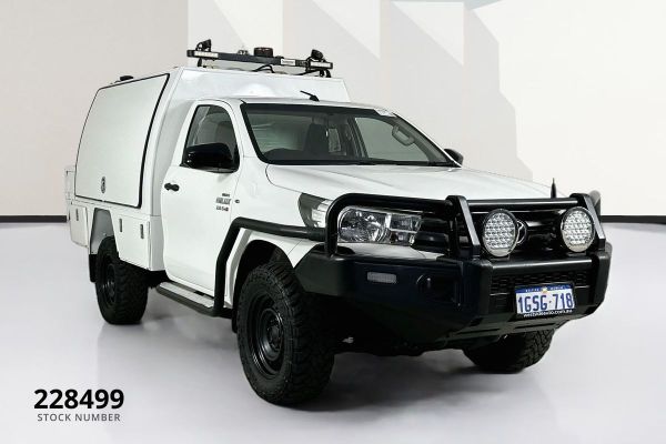 2018 Toyota HILUX SR (4x4) GUN126R MY17 4X4 image