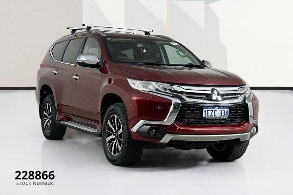 2016 Mitsubishi PAJERO SPORT EXCEED (4x4) QE image