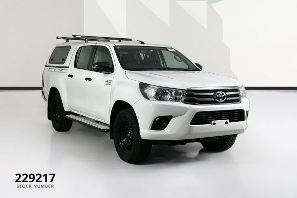 2018 Toyota HILUX SR (4x4) GUN126R MY17 4X4 image