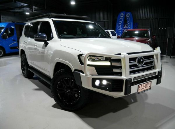 2022 Toyota Landcruiser FJA300R Sahara image