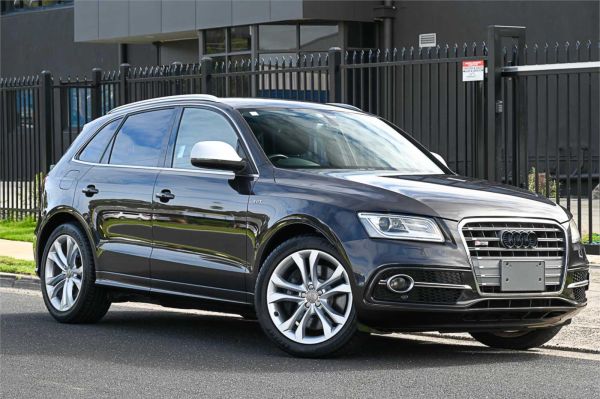 2014 Audi SQ5 SUV 8R image