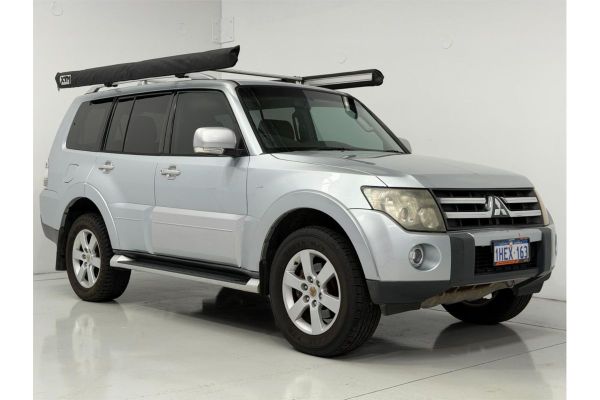 2006 Mitsubishi Pajero VR-X LWB (4x4) NS image