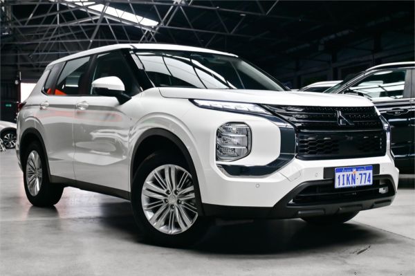 2024 Mitsubishi Outlander ZM ES image