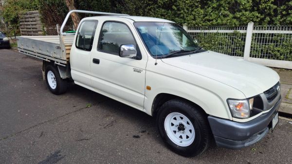 2004 Toyota Hilux Utility image