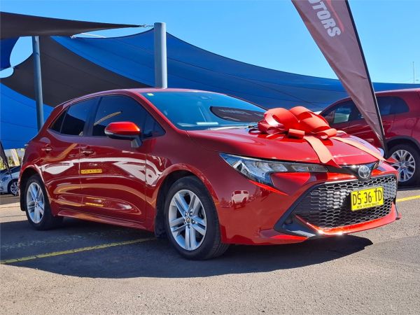 2018 Toyota Corolla Hatchback MZEA12R Ascent Sport image