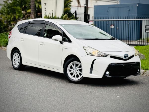 2014 Toyota Prius Alpha Wagon ZVW40 S image