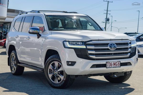 2023 Toyota Landcruiser FJA300R Sahara image