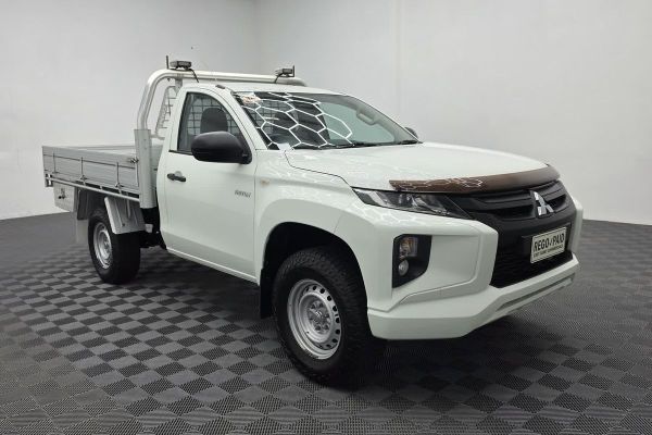 2022 Mitsubishi Triton GLX MR 4X4 image