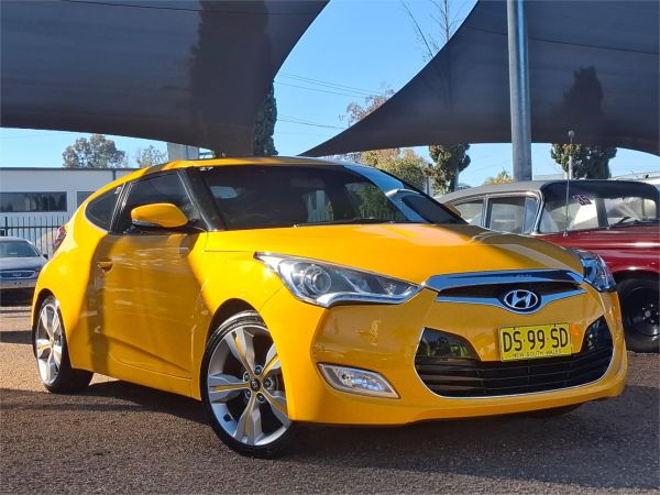 2013 Hyundai Veloster Hatchback FS2 + image