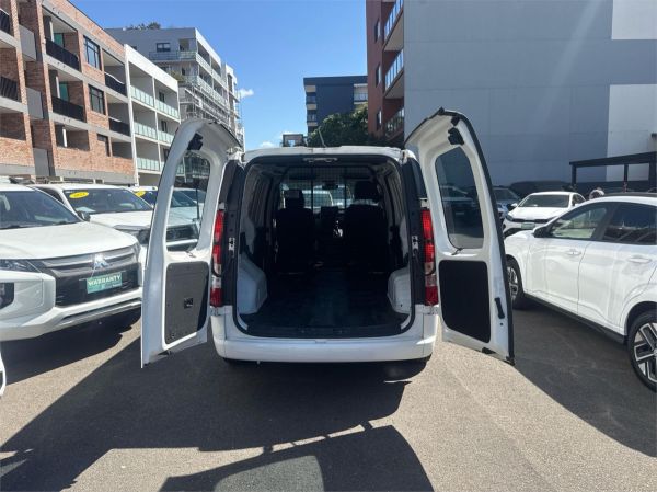 2023 Hyundai STARIA LOAD US4.V2 MY23 LOAD 2S 2.2D TWIN SWING image