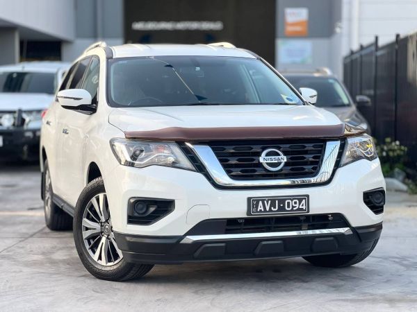 2017 Nissan PATHFINDER SUV image