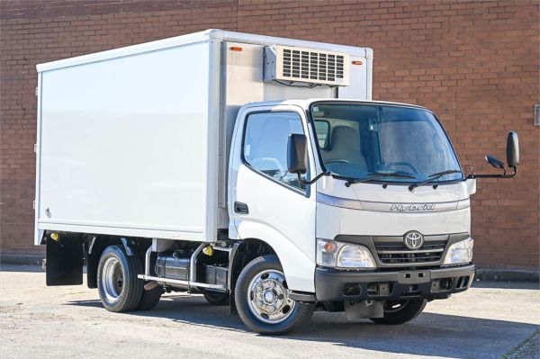 2008 Toyota Dyna Freezer Truck XKU38 Hybrid image