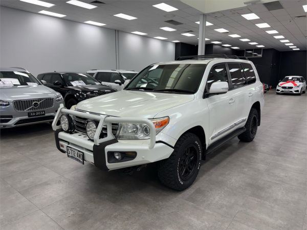 2013 Toyota Landcruiser Wagon VDJ200R MY13 Sahara image