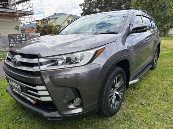 2017 TOYOTA KLUGER 4D WAGON GSU50R MY17 GX (4x2) image