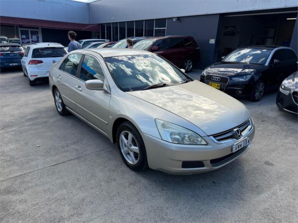 2005 HONDA ACCORD 4D SEDAN 40 30TH ANNIVERSARY image