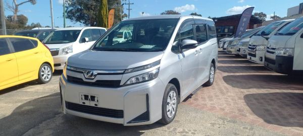 2019 Toyota Noah Disability van auto image
