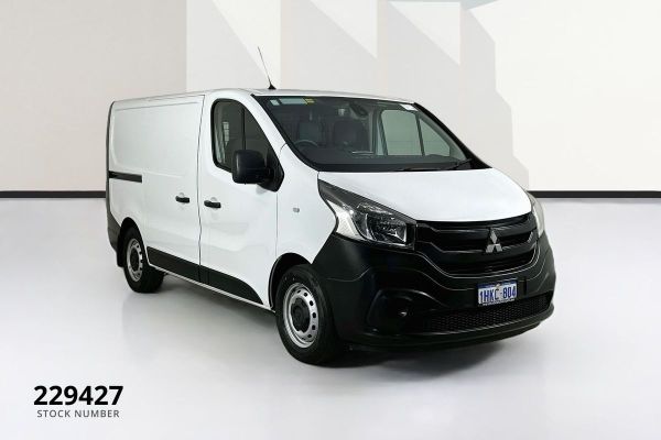 2021 Mitsubishi Express  GLX image