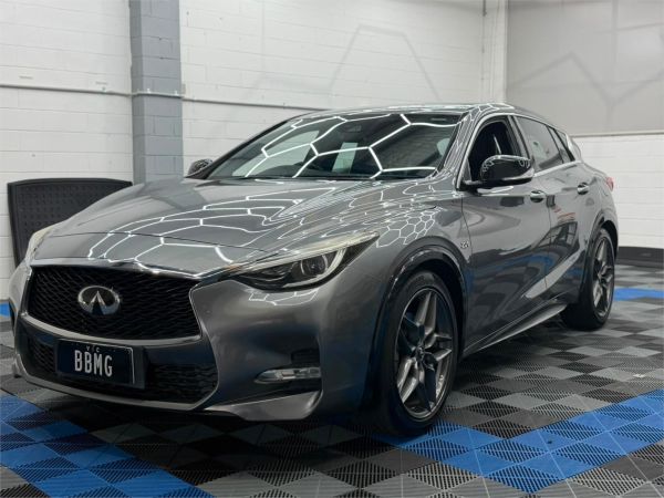 2017 INFINITI Q30 Wagon H15 Sport image
