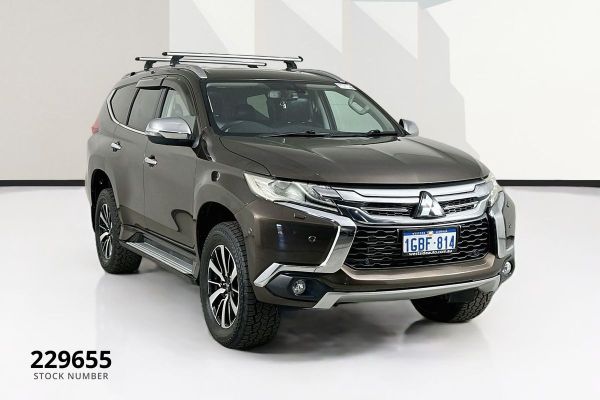 2016 Mitsubishi PAJERO SPORT EXCEED (4x4) QE image
