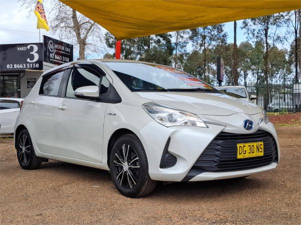 2017 TOYOTA VITZ HYBRID 5 DOOR HATCHBACK NHP130R AUTOMATIC