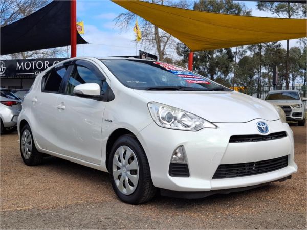 2015 TOYOTA AQUA 5 DOOR HATCHBACK NHP10R image