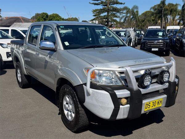 2005 Toyota Hilux Utility GGN25R MY05 SR5 image