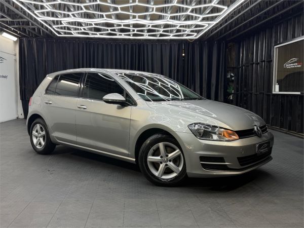 2013 Volkswagen Golf Hatchback VII 90TSI image