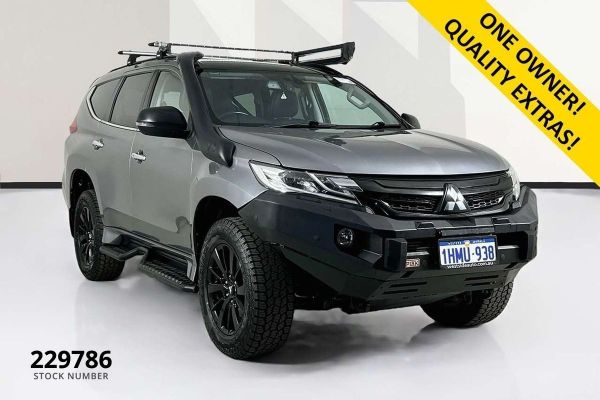 2019 Mitsubishi Pajero Sport QE Black Edition image