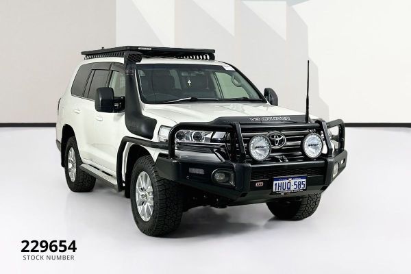 2017 Toyota LANDCRUISER VX (4x4) VDJ200R MY16 image