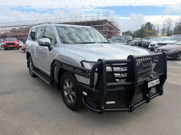 2021 Toyota Landcruiser FJA300R Sahara image