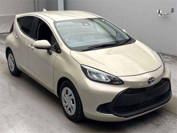 2022 Toyota Aqua Hatchback MXPK11 X image