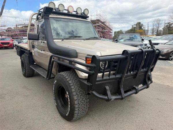 2005 Toyota Landcruiser Cab Chassis HDJ79R image