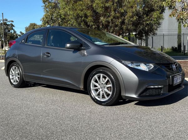 2012 Honda Civic Hatchback 9th Gen VTi-S image
